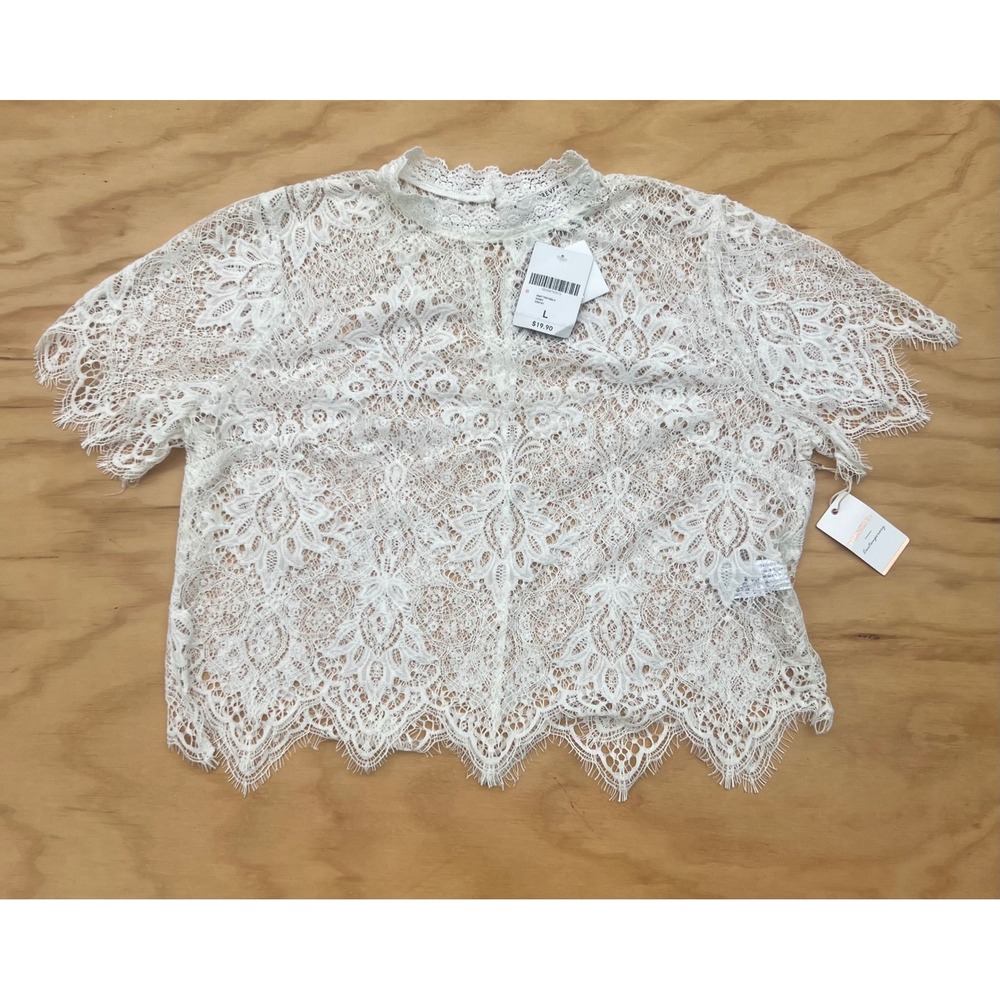 Forever 21 Contemporary Ivory Lace Mock Neck Top Eyelash Trim Keyhole Back L NEW